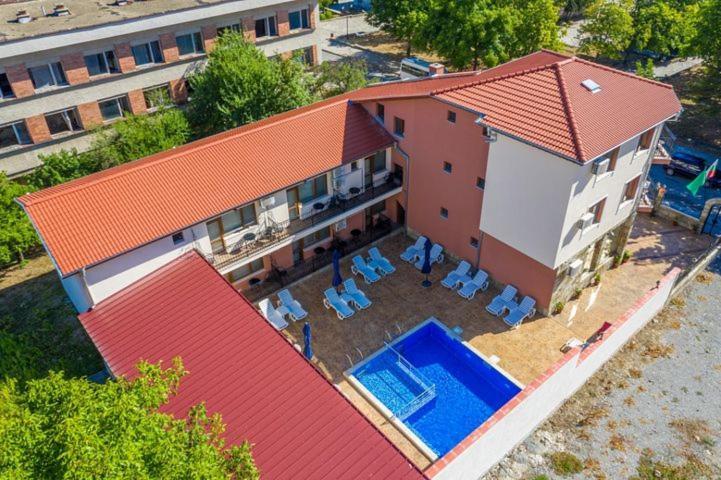Family Hotel Preslav Eksteriør bilde