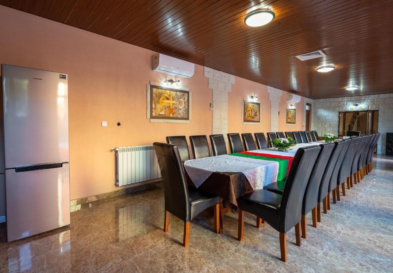 Family Hotel Preslav Eksteriør bilde
